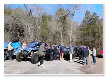 Several sxs's staging to run the buckhorn trail system
